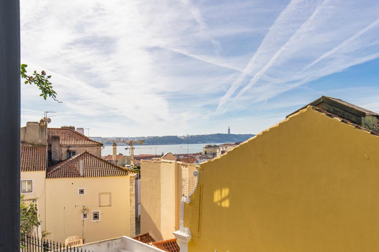 Castelo Design Aparment W/ Balcony & Super View By Lovelystay Lisboa Extérieur photo